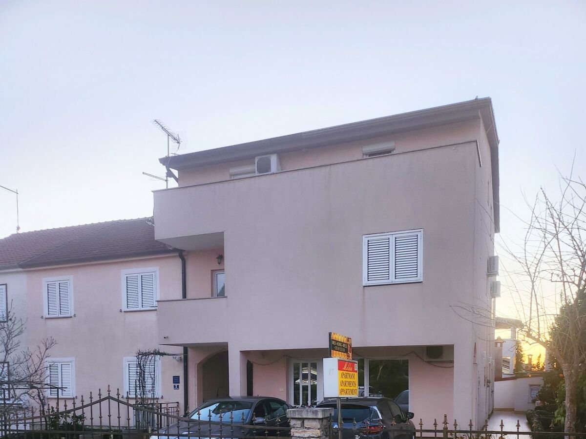 Apartment One bedroom apartment with terrace Poreč A-22124-d - Outdoor photo 3