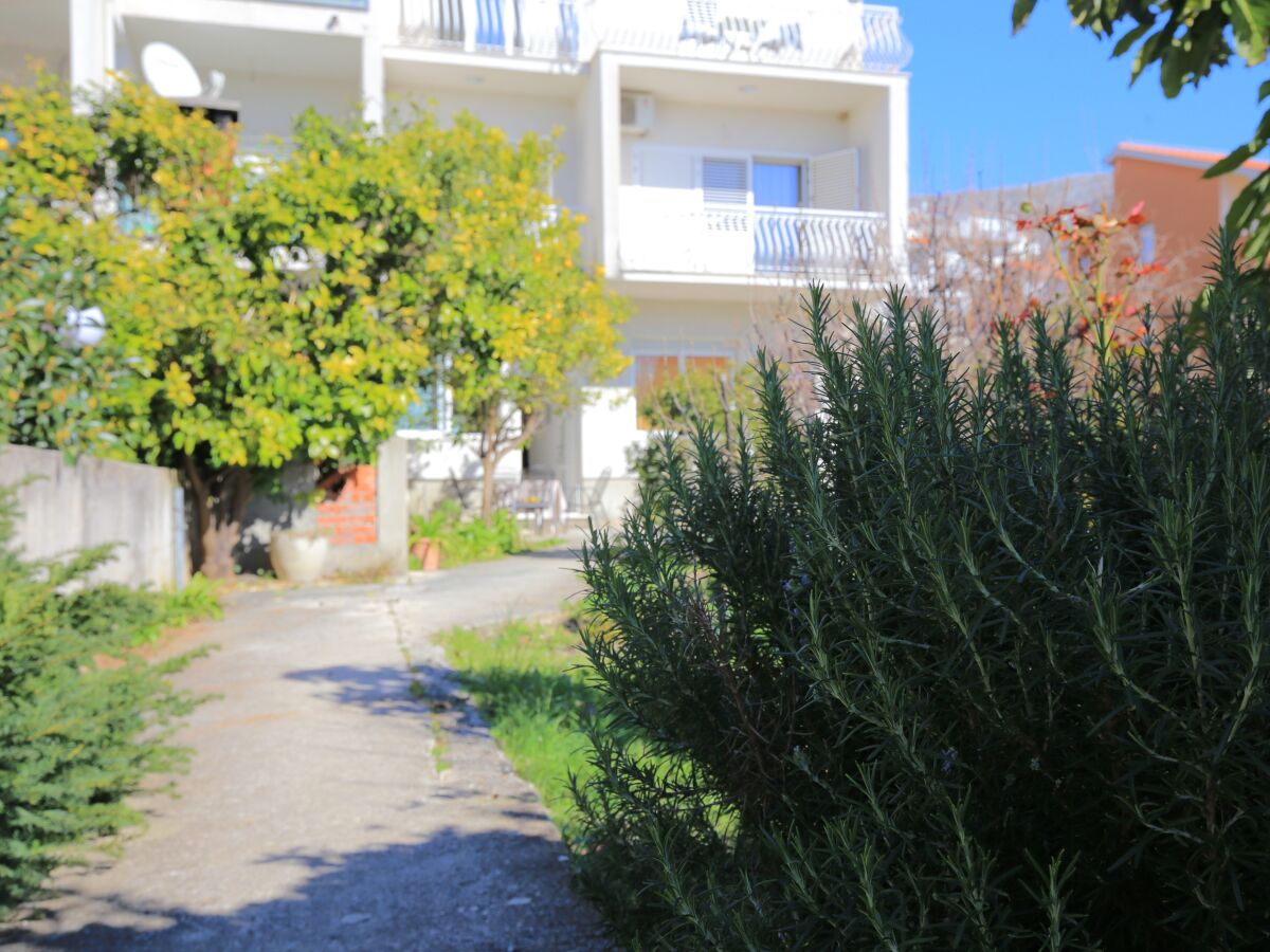Apartment One bedroom apartment with balcony and sea view Podstrana, Split A-23954-a - Outdoor photo 4