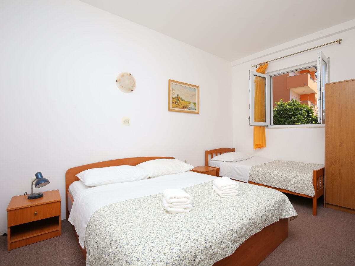 Apartment One bedroom apartment with air-conditioning Podstrana, Split A-23954-c