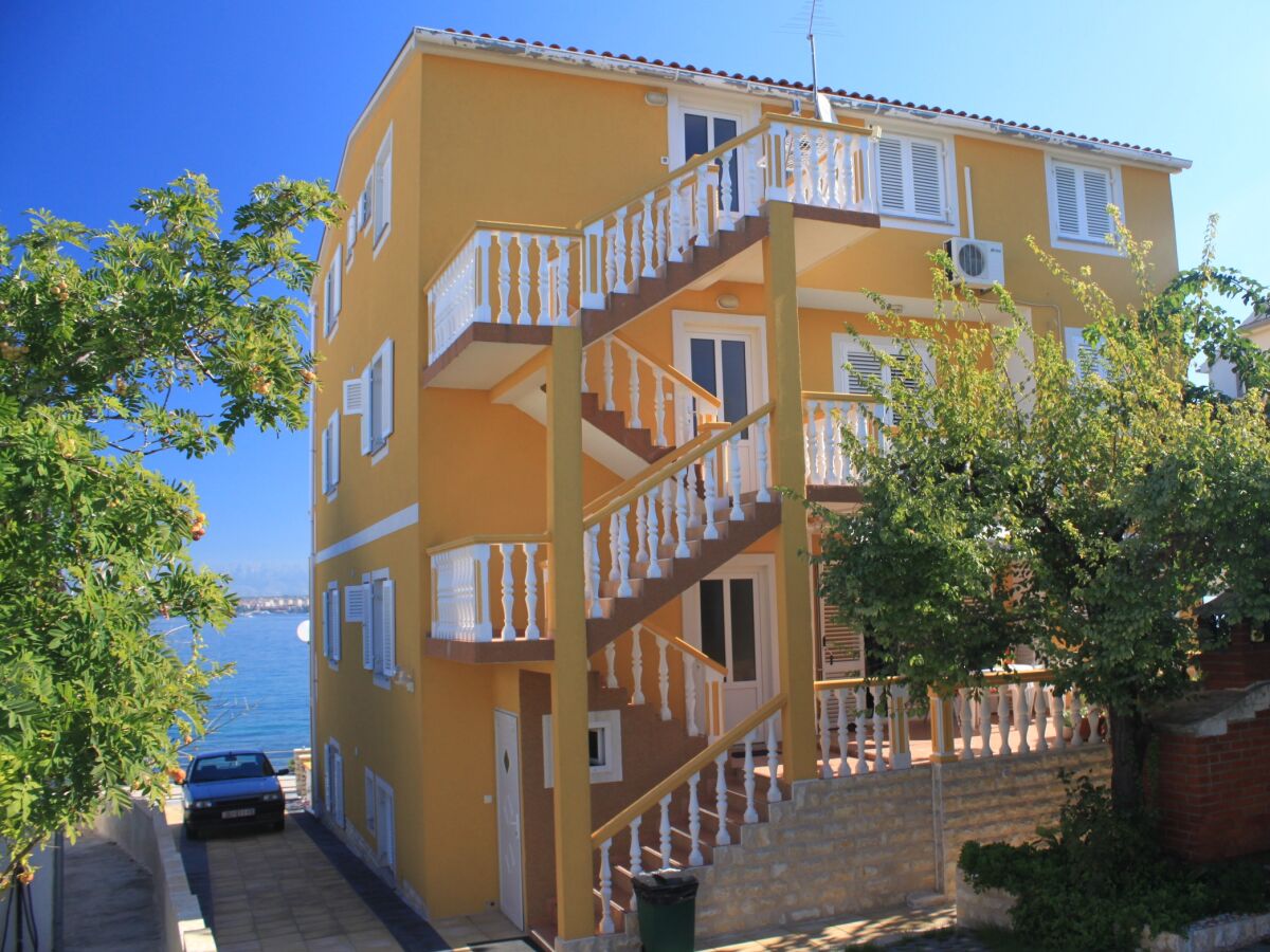 Apartment One bedroom apartment near beach Preko, Ugljan A-8384-a - Outdoor photo 5