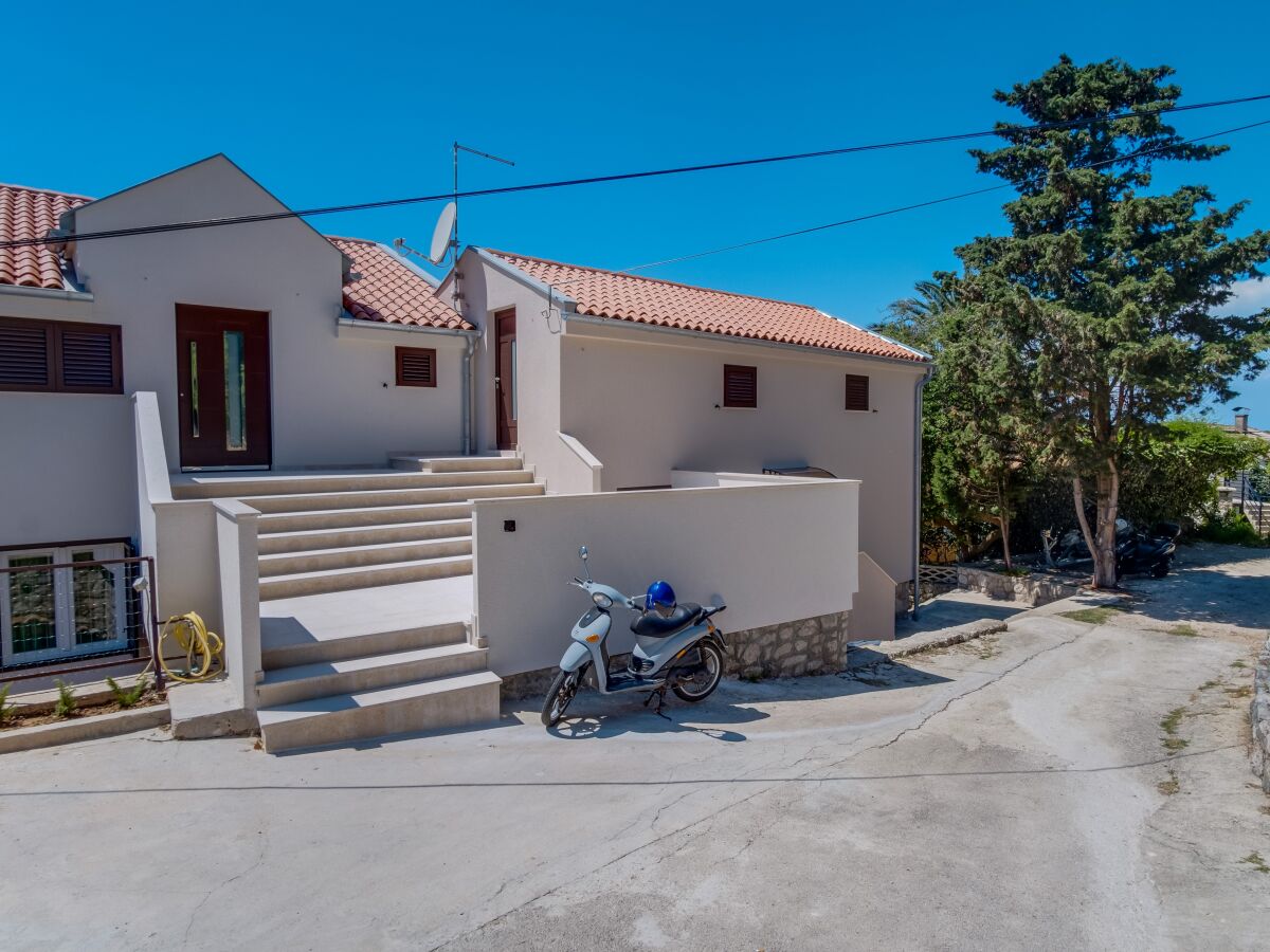 Apartment Studio flat with terrace and sea view Mali Lošinj, Lošinj AS-18322-b - Outdoor photo 3