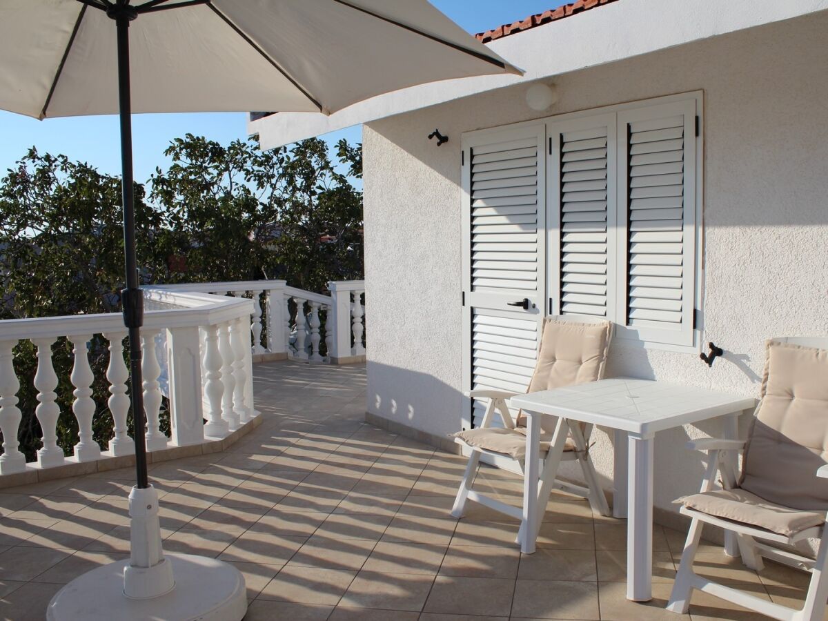 Apartment Studio flat with terrace and sea view Pirovac, Šibenik AS-24766-a