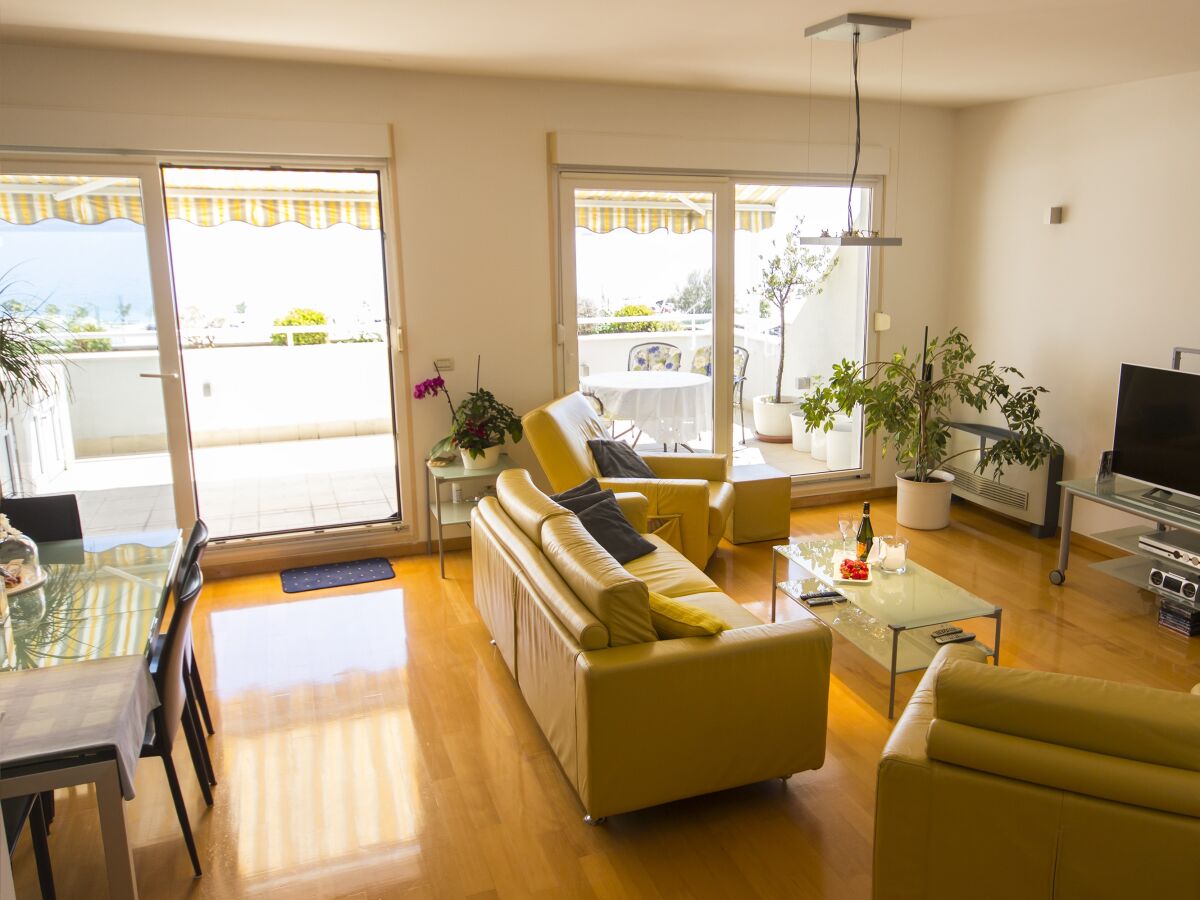 Apartment Three bedroom apartment with terrace and sea view Split A-14351-a - Outdoor photo 5