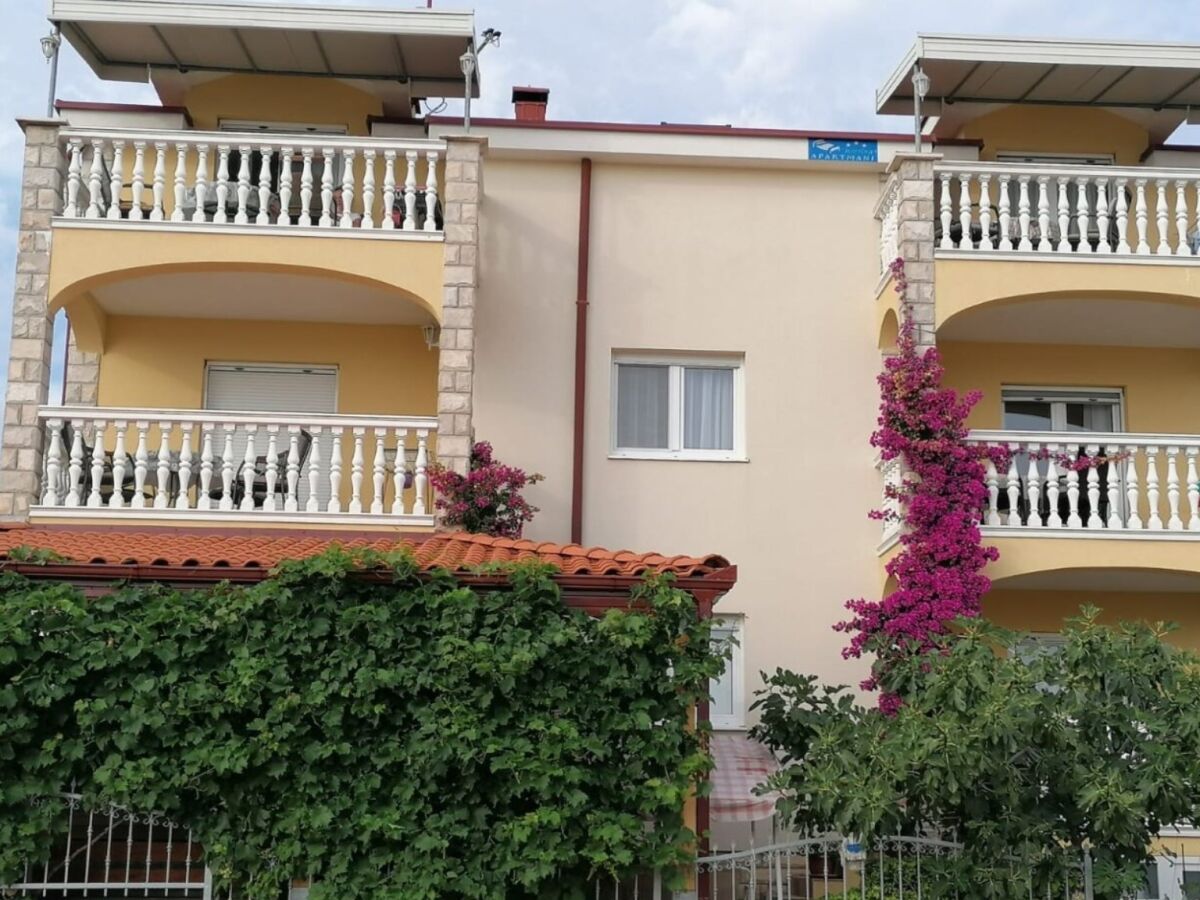 Apartment Two bedroom apartment with balcony and sea view Zablaće, Šibenik A-23960-c - Outdoor photo 2