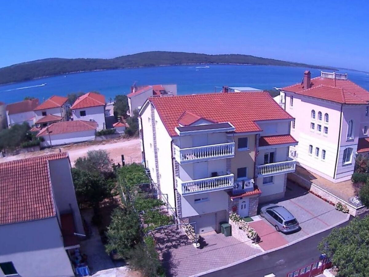 Apartment Two bedroom apartment with balcony and sea view Zablaće, Šibenik A-23960-c - Outdoor photo 4