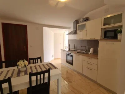 Apartment Apartment with One Bathroom - Features photo 15