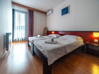 Apartment Hotel Issa - Double Room Sea View 11 - Features photo 30