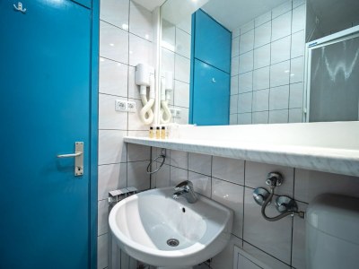 Apartment Hotel Issa - Double Room Sea View 12 - Features photo 43