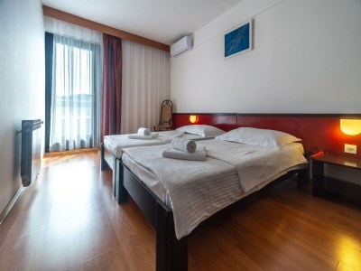 Apartment Hotel Issa - Double Room Sea View 13 - Features photo 31