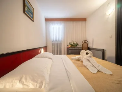Apartment Hotel Issa - Double Room Sea View 42 - Features photo 14