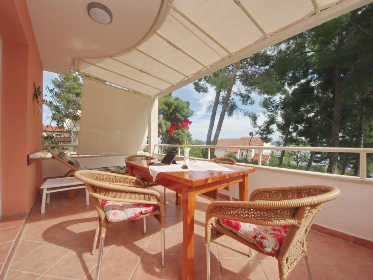 Apartment One Bedroom Apartment with Balcony and Sea View (Zavala)