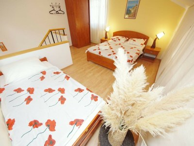 Apartment Studio Apartment with Balcony and Sea View (Jelsa) - Features photo 11