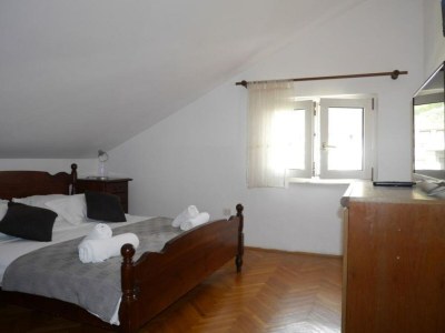 Apartment Dugi Rat Seaside Apartments - 2 Bedroom 6 - Features photo 3