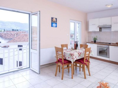 Apartment One Bedroom Luxury Apartment with Balcony and Sea View 1 - Features photo 8