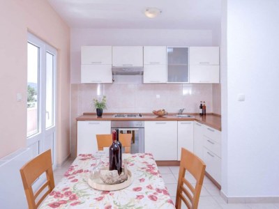 Apartment One Bedroom Luxury Apartment with Balcony and Sea View 1 - Features photo 10