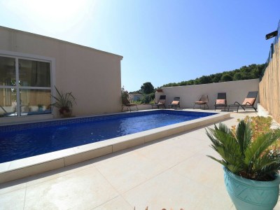 Holiday house Four Bedroom Holiday Home with Pool - Outdoor photo 32