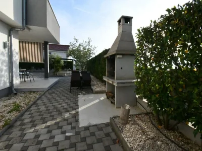 Villa Four Bedroom Villa with Sea View and Private Pool ( Villa 8) in Galovac - Villa
