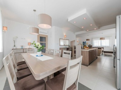 Villa Four Bedroom Villa with Sea View and Private Pool ( Villa 8) - Features photo 12