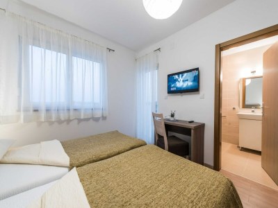 Villa Deluxe Four Bedroom Villa with Sea View and Private Pool (Villa 5) - Features photo 41