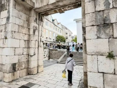 Apartment Silver Gate Rooms-Diocletian's Palace - Quardruple Room - Outdoor photo 3