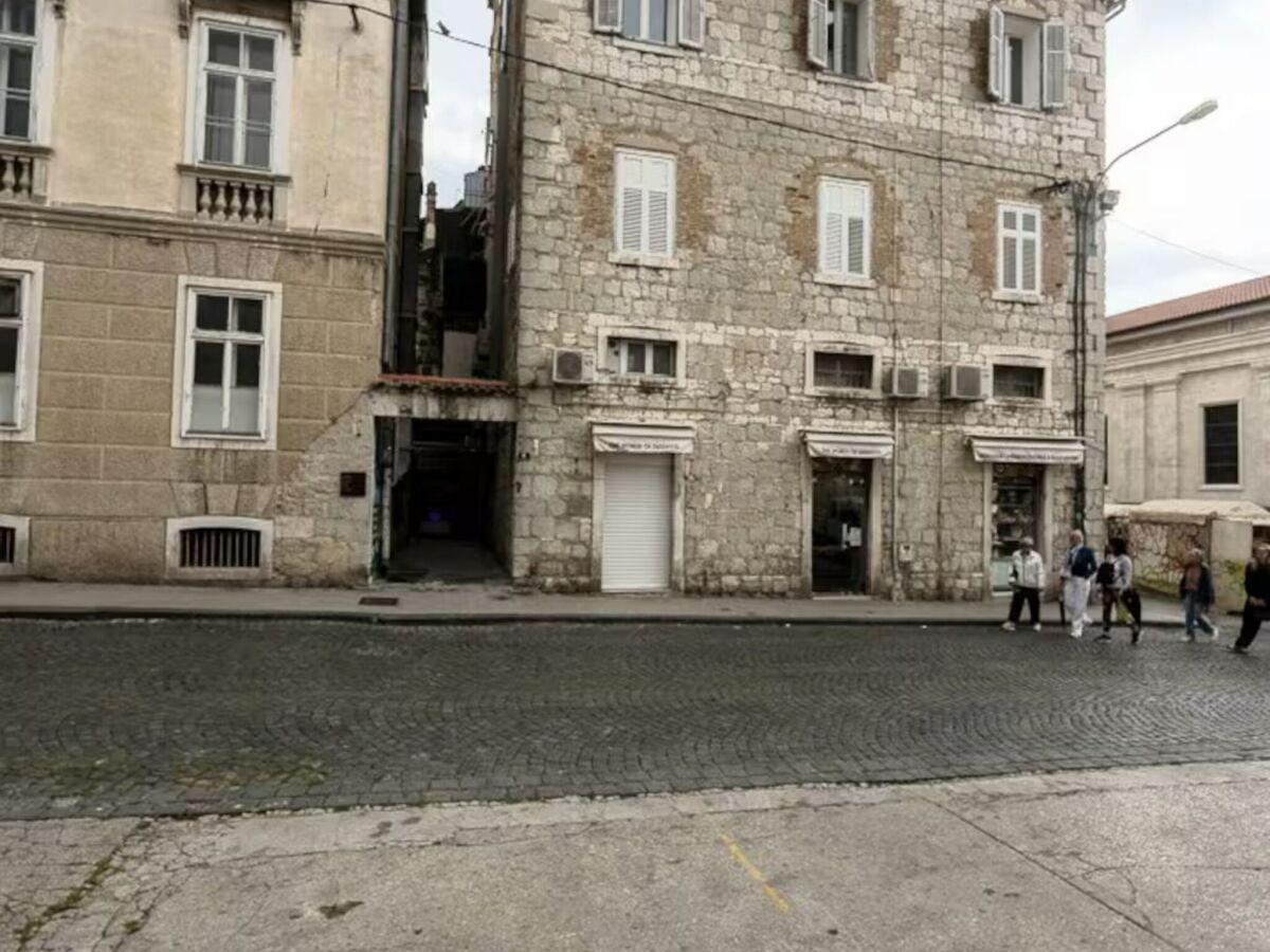 Apartment Silver Gate Rooms-Diocletian's Palace - Quardruple Room 1 - Outdoor photo 2