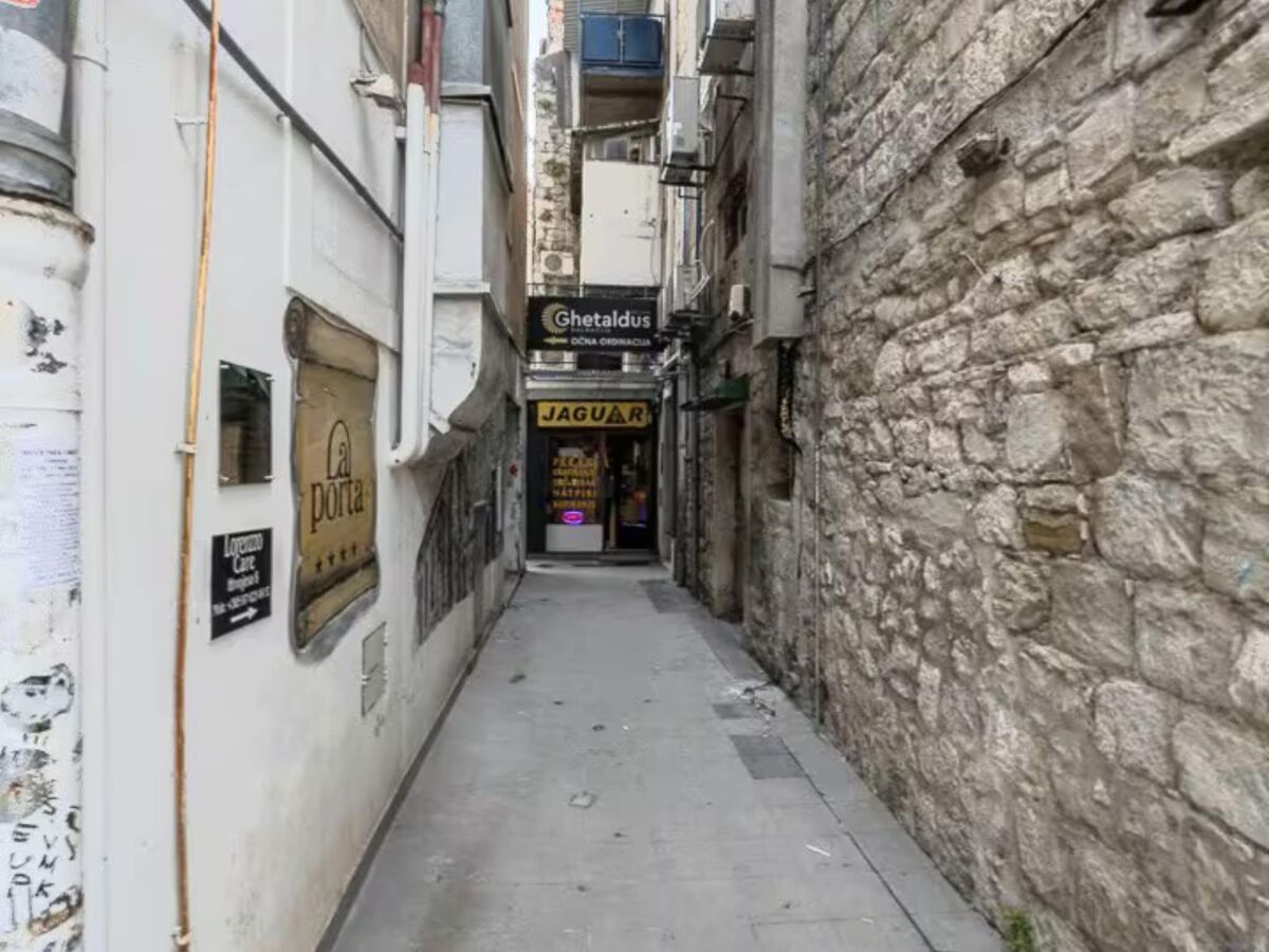 Apartment Silver Gate Rooms-Diocletian's Palace - Quardruple Room 1 - Outdoor photo 4