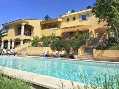 Villa Villa in Le Muy mit Pool und See - Outdoor photo 8
