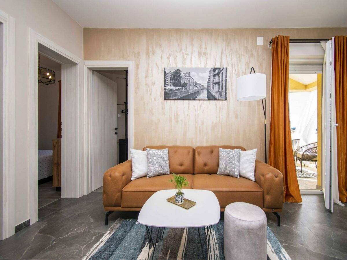 Apartment 2-bedroom coastal apartment in Vodice