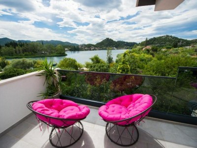 Apartment One-Bedroom Apartment With Lake View - Outdoor photo 33
