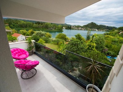 Apartment One-Bedroom Apartment With Lake View - Outdoor photo 61