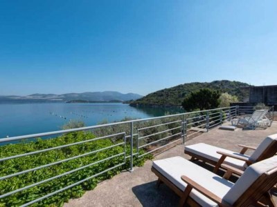 Apartment Spacious and Cozy Seafront Apartments - Two Bedroom Apartment  with Terrace and Sea View - Outdoor photo 5