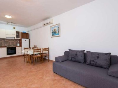 Apartment One Bedroom Apartment with Terrace and Sea View - Features photo 12