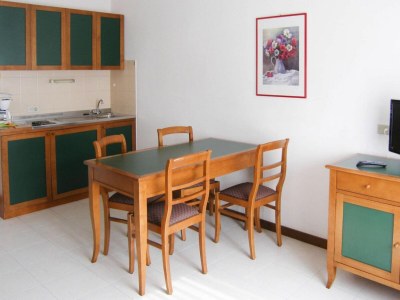 Holiday park Apartment in Garda near Shopping - Features photo 16