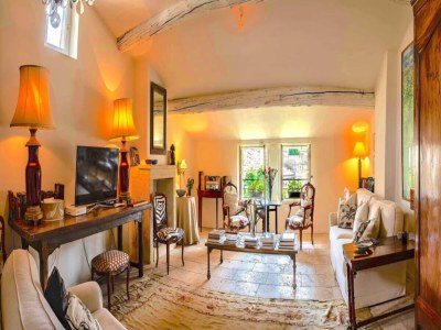 Apartment Heated Pool Apartment in Uzes - Features photo 10