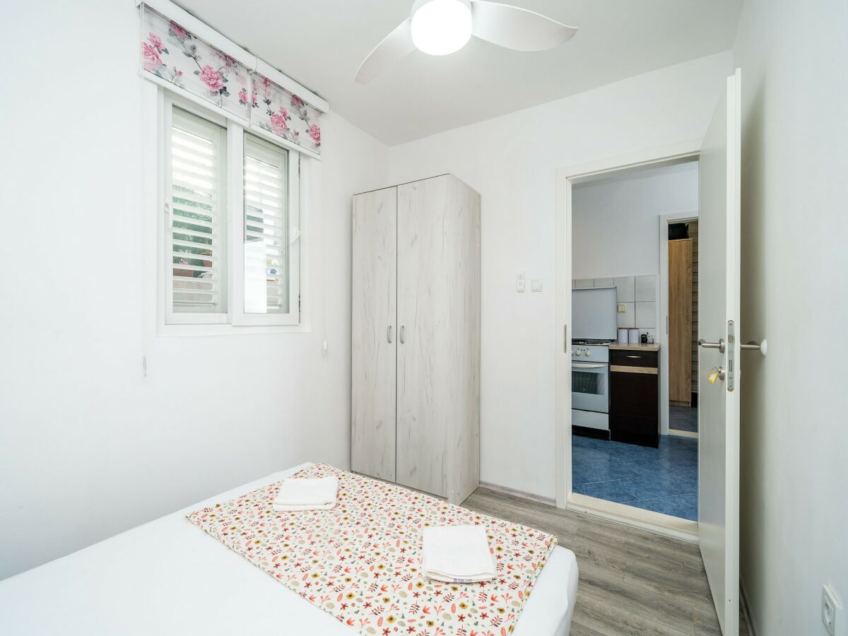 Apartment Apartment & Rooms Alan - Double Room with Shared Bathroom 1 - Features photo 5