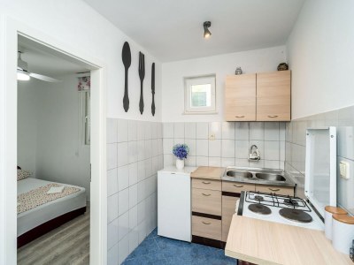 Apartment Apartment & Rooms Alan - Double Room with Shared Bathroom 1 - Features photo 9