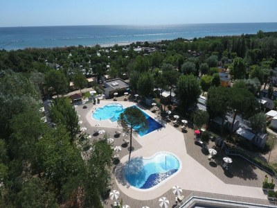 caravan Lodge im Marina Family Resort in Punta Marina - Outdoor photo 13