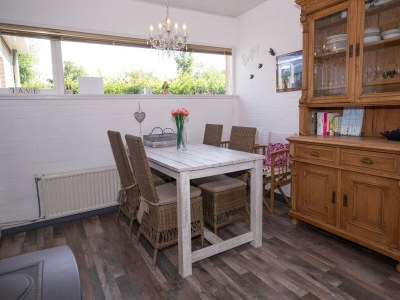 Holiday house Beautifully holiday bungalow in Sint Maartenszee - Outdoor photo 3