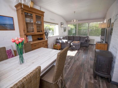 Holiday house Beautifully holiday bungalow in Sint Maartenszee - Outdoor photo 5