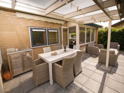 Holiday house Beautifully holiday bungalow in Sint Maartenszee - Outdoor photo 14