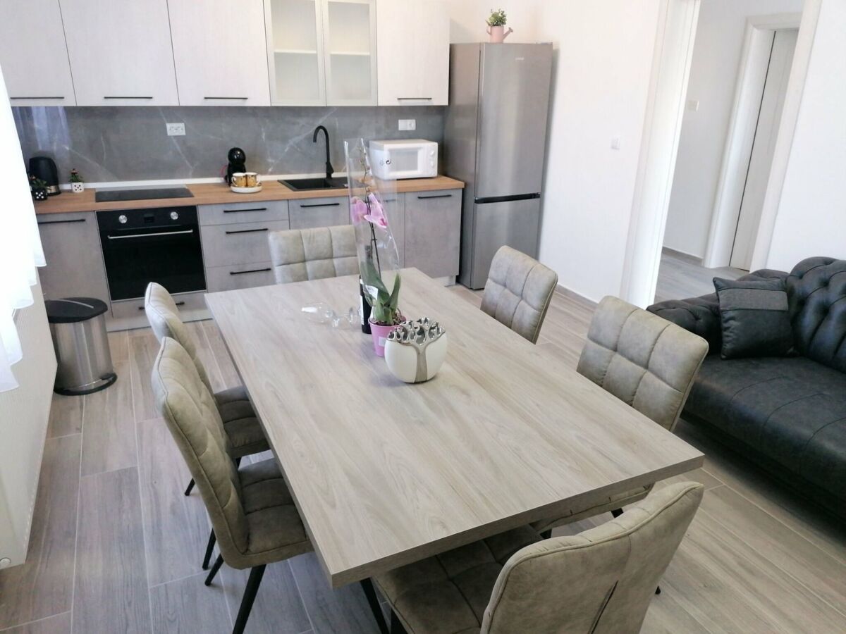Apartment Apartment Ivica - Three Bedroom Apartment with Terrace - Features photo 5