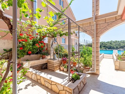 Apartment Two bedroom apartment near beach Prižba, Korčula A-175-d - Outdoor photo 9