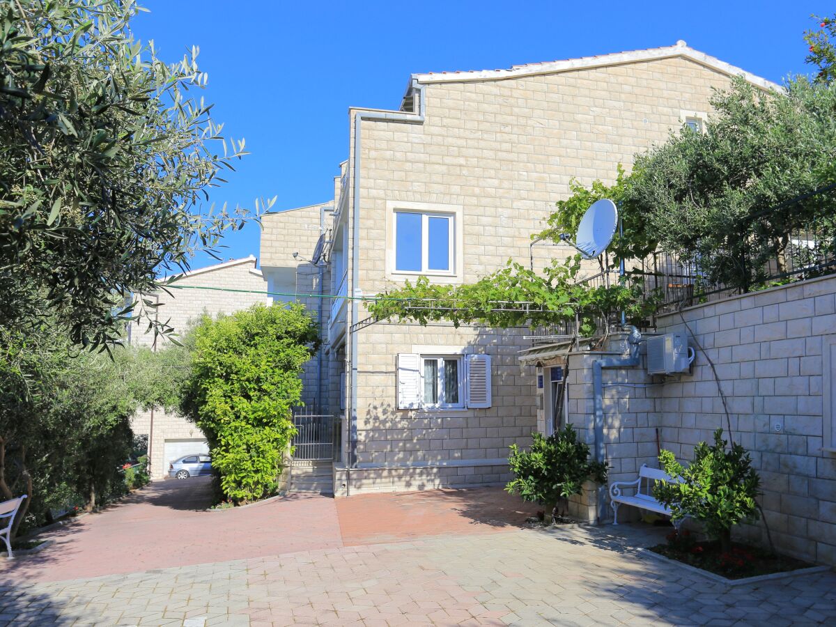 Apartment Two bedroom apartment with terrace and sea view Duće, Omiš A-2737-a - Outdoor photo 2