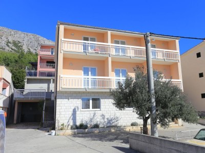 Apartment One bedroom apartment with balcony and sea view Stanići, Omiš A-2818-c in Omiš - Apartment
