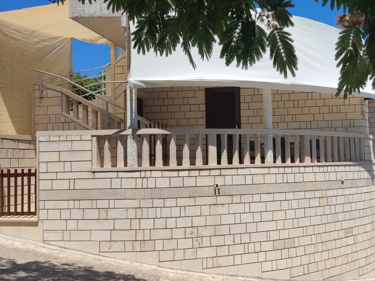Apartment Two bedroom apartment with terrace and sea view Sumartin, Brač A-2951-a