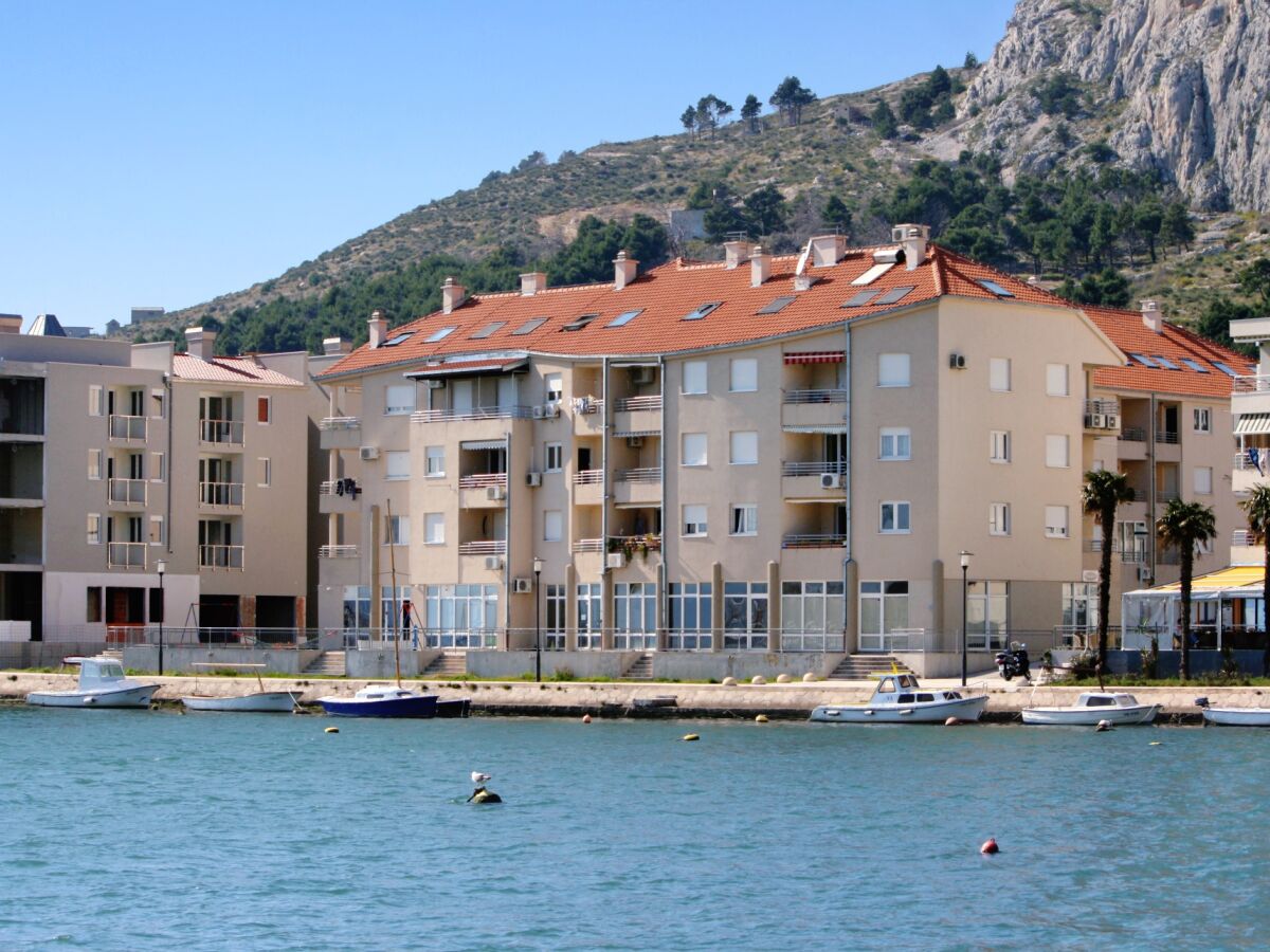 Apartment One bedroom apartment with balcony and sea view Omiš A-6073-a