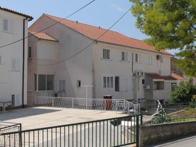 Apartment Two bedroom apartment with terrace and sea view Makarska A-6696-a - Outdoor photo 2