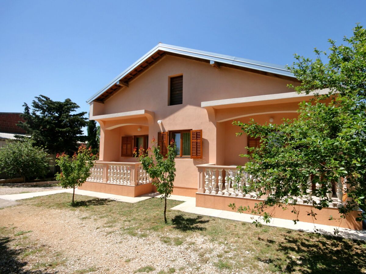 Apartment Apartments with parking space Rovanjska, Paklenica - 6209 - Outdoor photo 3
