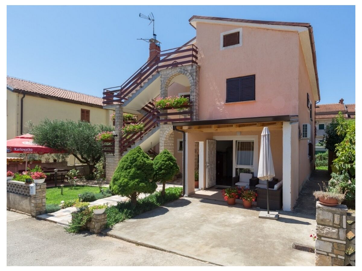 Apartment Two bedroom apartment with terrace Novigrad A-7135-a