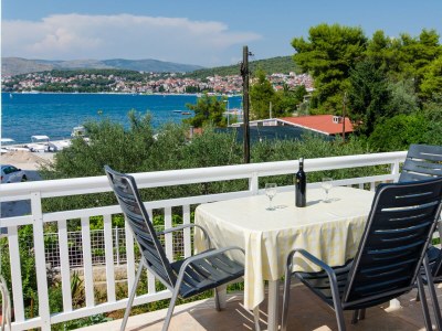 Apartment One bedroom apartment with terrace and sea view Okrug Gornji, Čiovo A-8440-c in Okrug Gornji - Apartment